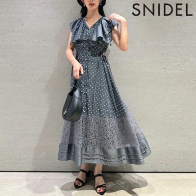 SNIDEL スナイデル プリントラッフルカラーワンピース SNIDEL（スナイデル）の「プリントラッフルカラーワンピース